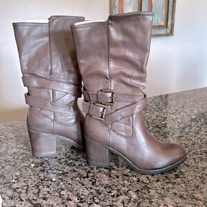 Mia gale brown boots NIB 8.5